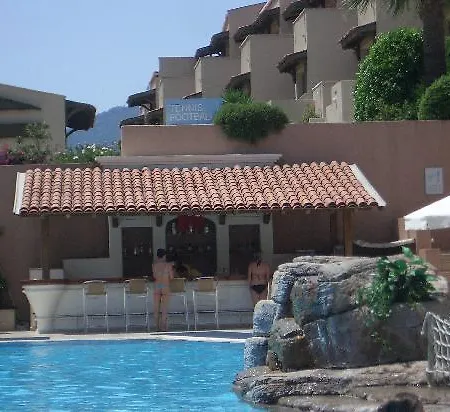 Отель Mares Dolphin Park & 5*